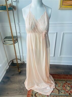 AMAZING Gilead Lace Trimmed Peach Chemise